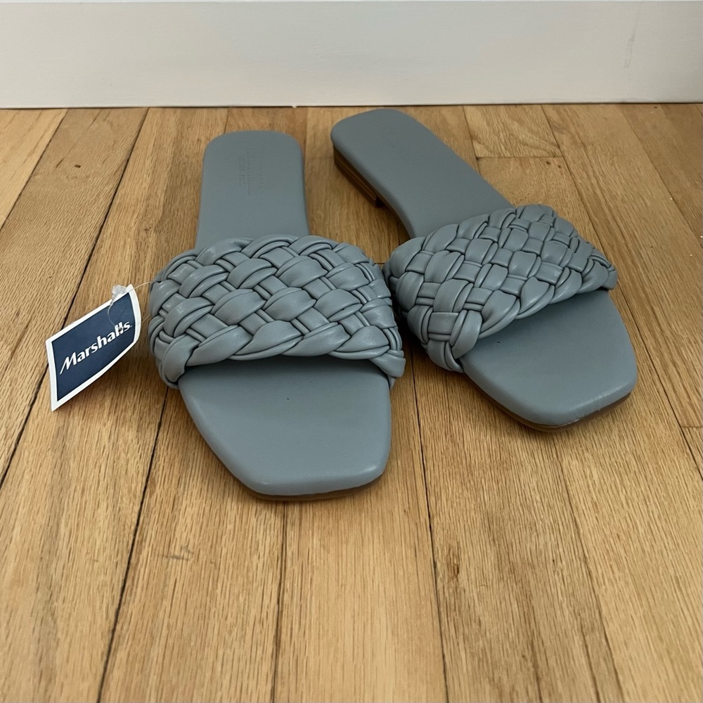 Cushionaire memory foam sandals